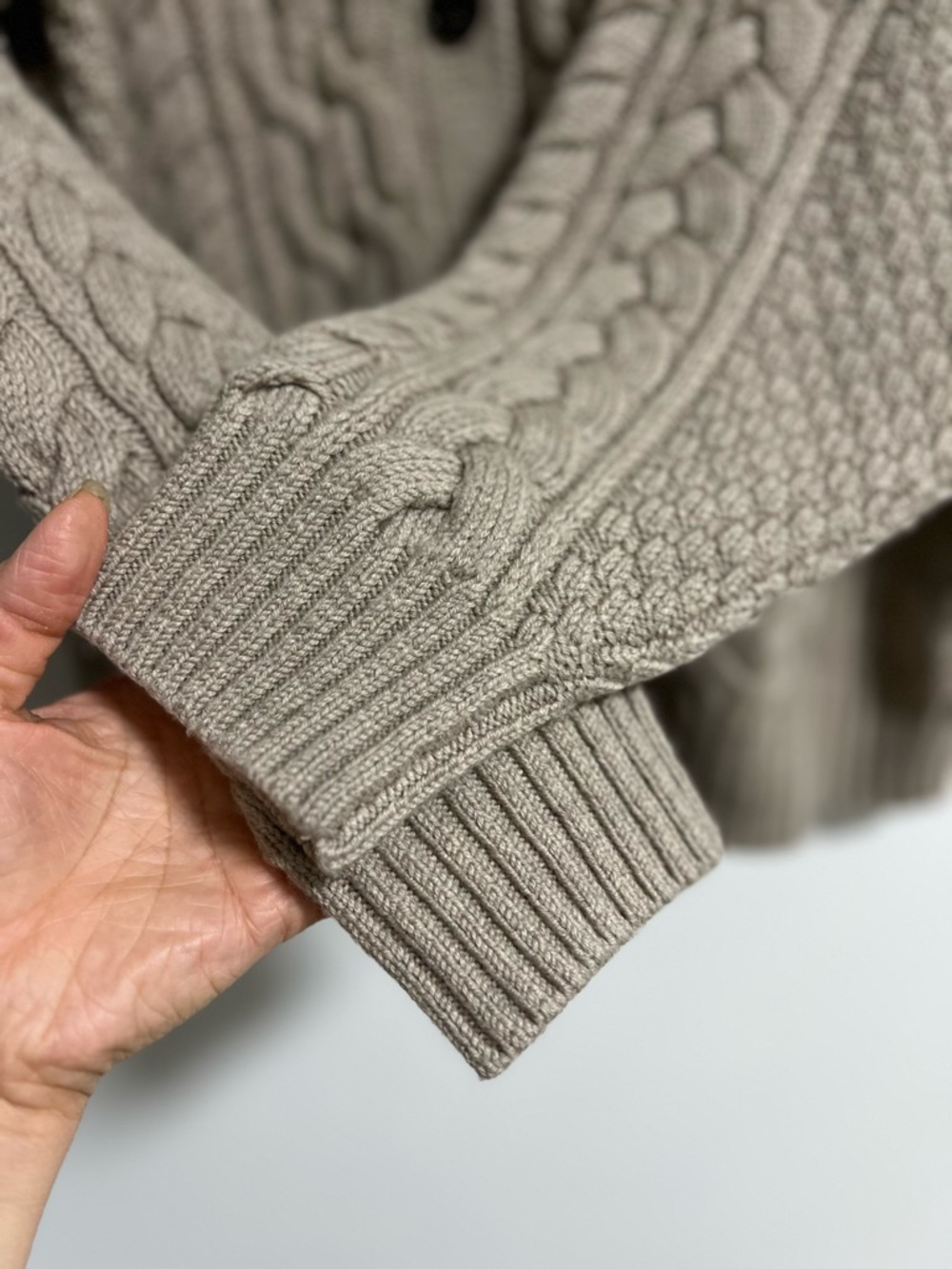 Aritzia Heritage Knit Merino Wool Cable-knit V-Neck Oversized Cardigan Sz S - Picture 7 of 15
